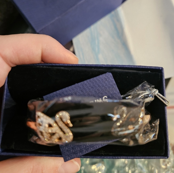 Swarovski Silver Crystal and Jet Swan Hinged Bangle - Picture 1 of 6